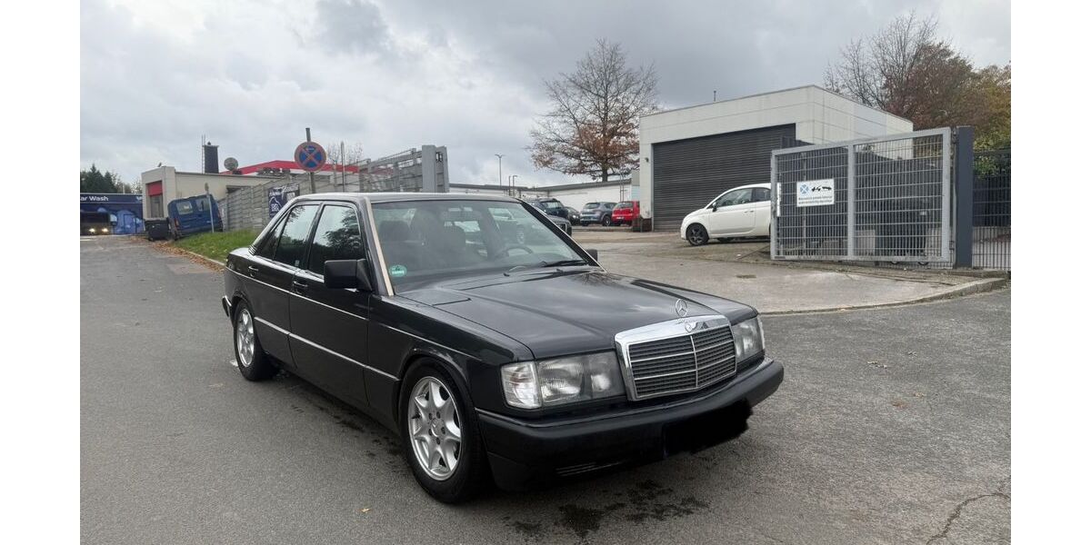 Mercedes-Benz 190 211.000 km 3.899 &euro; Essen 45143
