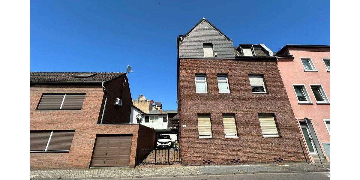 Modernisiertes Zweifamilienhaus mit großer Eigentümerwohnung in Alt-Hamborn! 6 zimmer