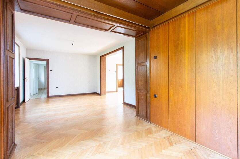 Blömker! Freistehendes Einfamilienhaus mit traumhaften Garten und zwei Garagen am Wittringer Wald! 4 zimmer