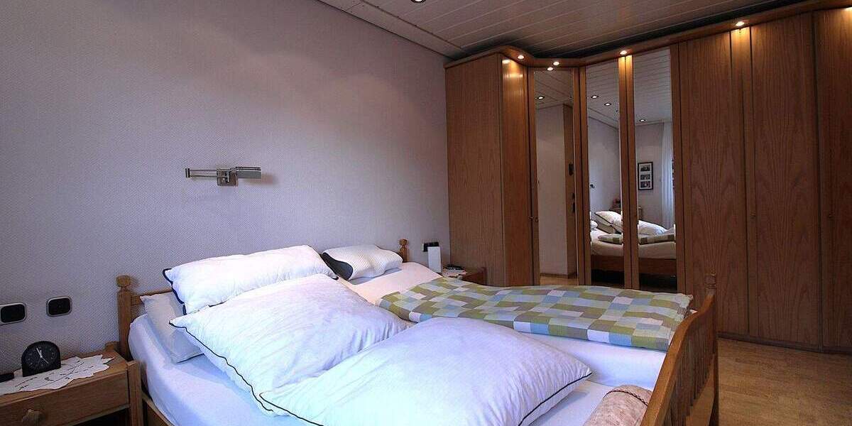 Mehrfamilienhaus, Wohnhaus Gladbeck Zweckel - 6 Zimmer, 150 m&sup2;, 385.000&euro; | Angebot:25247531