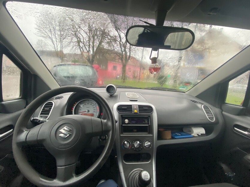 Suzuki Splash 113.345 km 2.600 € Duisburg 47051