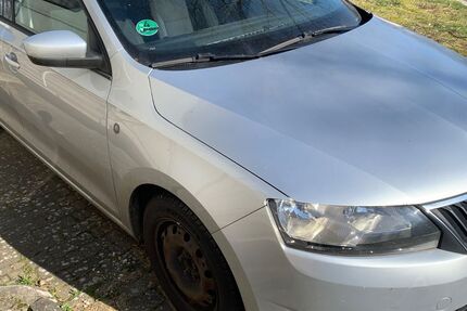 Skoda Rapid 255.235 km 2.950 &euro; Essen 45355