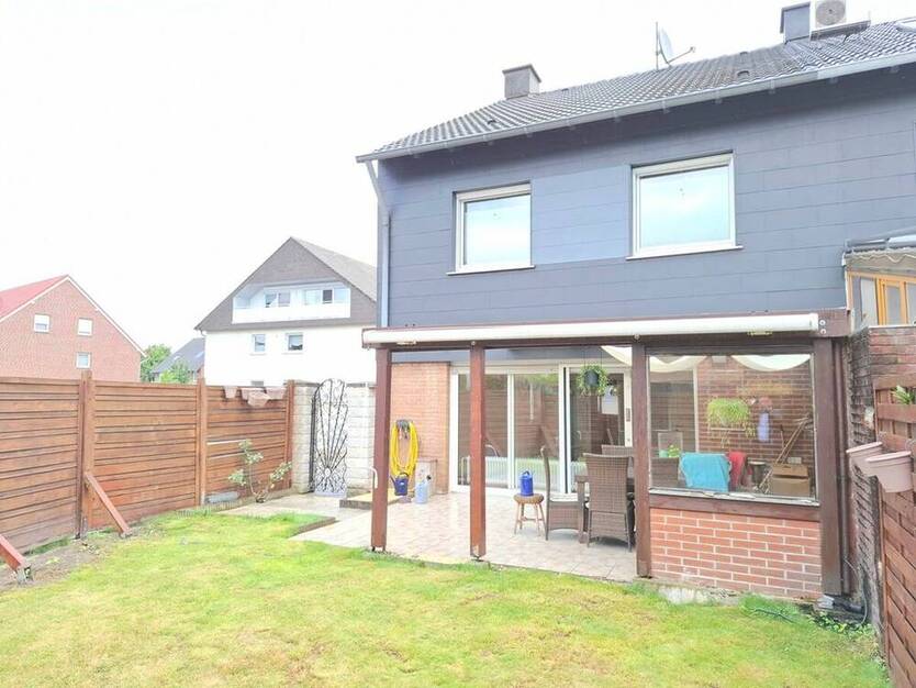 Reihenendhaus in ruhiger Anliegerstraße von Castrop-Rauxel auf Kaufgrundstück.
