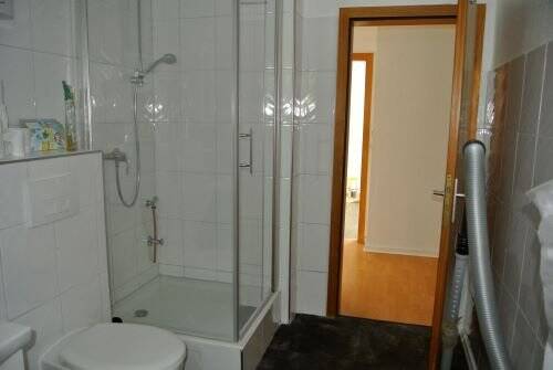 Im Königreich Mülheim-Broich 2 Zimmer Dachgeschoss im gepflegten Altbau mit Balkon** 2 zimmer