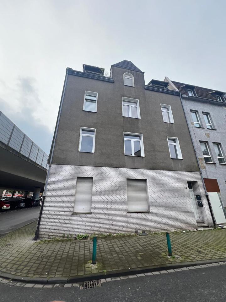 Sanierungsbedürftige Wohnung zu verkaufen