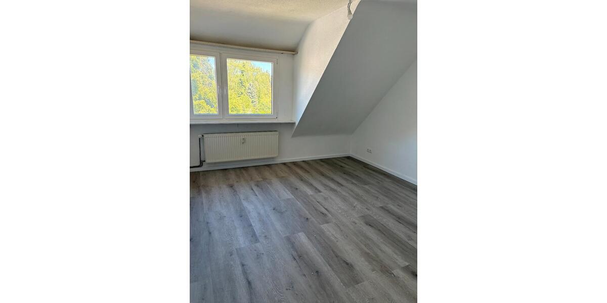 Dachgeschoßwohnung Oberhausen - 2 Zimmer, 50 m&sup2;, 590&euro; | Angebot:26405960