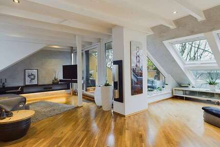 Haus zum Kaufen in Duisburg Ruhrort 618.900 € 363 m² 10 zimmer