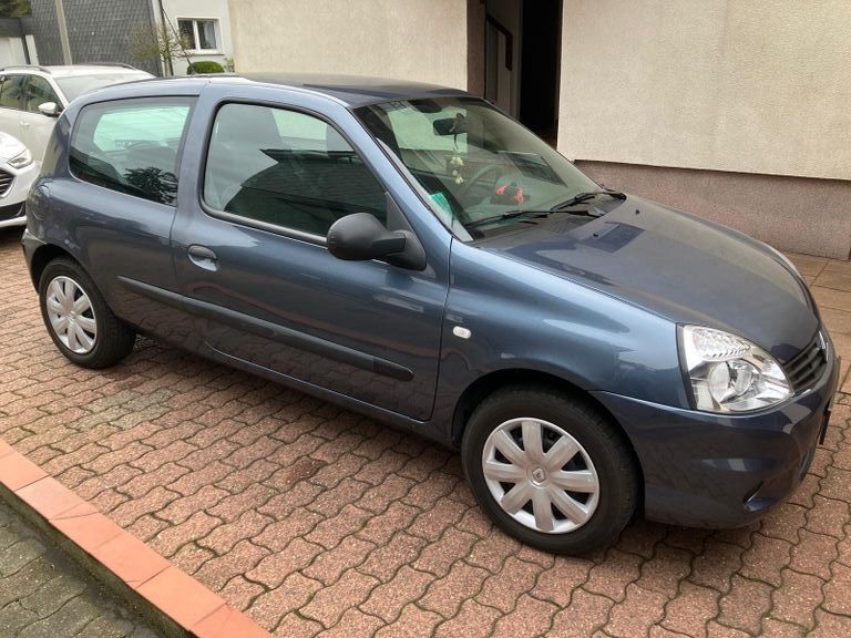 Renault Clio 27.730 km 4.200 &euro; Oberhausen 46147