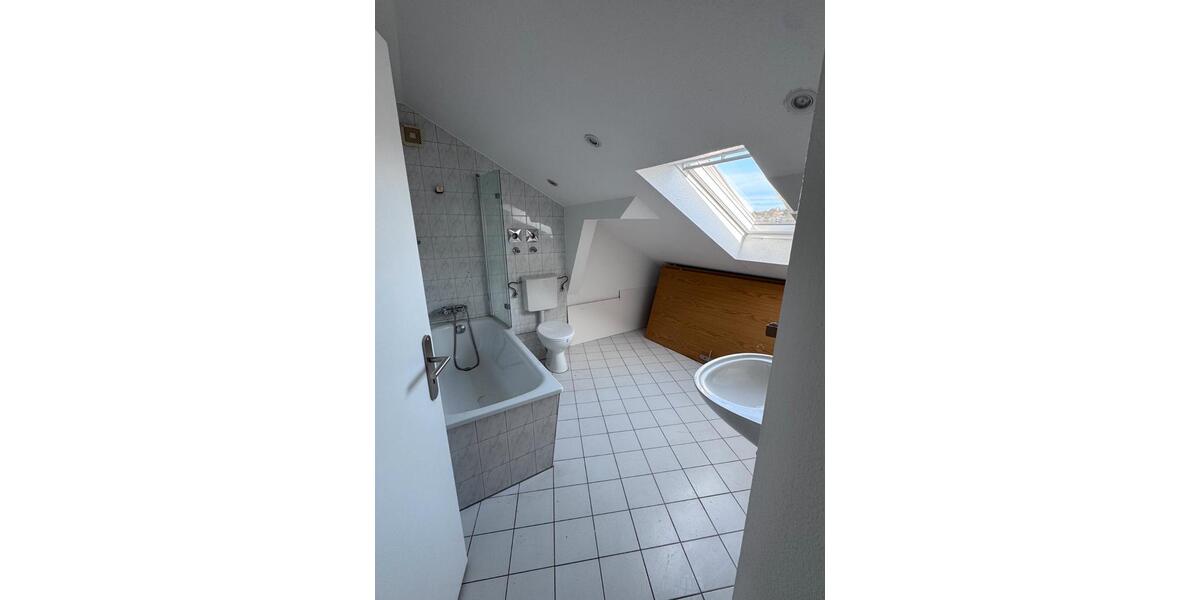 Dachgeschoßwohnung Essen Stadtbezirk VII - 3 Zimmer, 59 m&sup2;, 620&euro; | Angebot:26351666