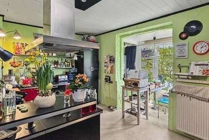Haus Duisburg Mittelmeiderich - 8 Zimmer, 170 m&sup2;, 339.000&euro; | Angebot:26249828