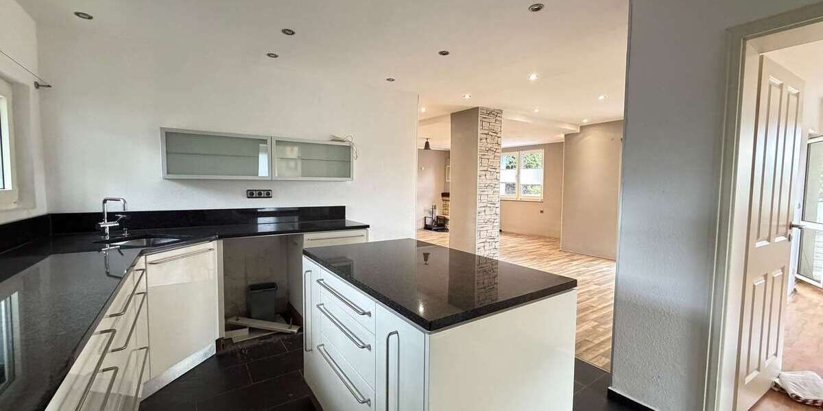 Dreifamilienhaus in Oberhausen-Lirich mit Garten, Dachterrasse und 296 m² Bauland inklusive - Mehrfamilienhaus, Wohnhaus Oberhausen Alstaden | Angebot:27493794