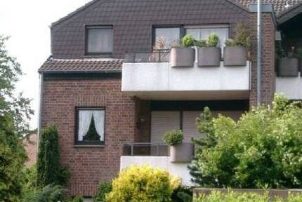 Bald schon Ihr Zuhause? Traumhafte 2,5 Raum-Wohnung im 2.OG • 68m² mit Süd-Loggia im gepflegten 6-Familien-Haus
