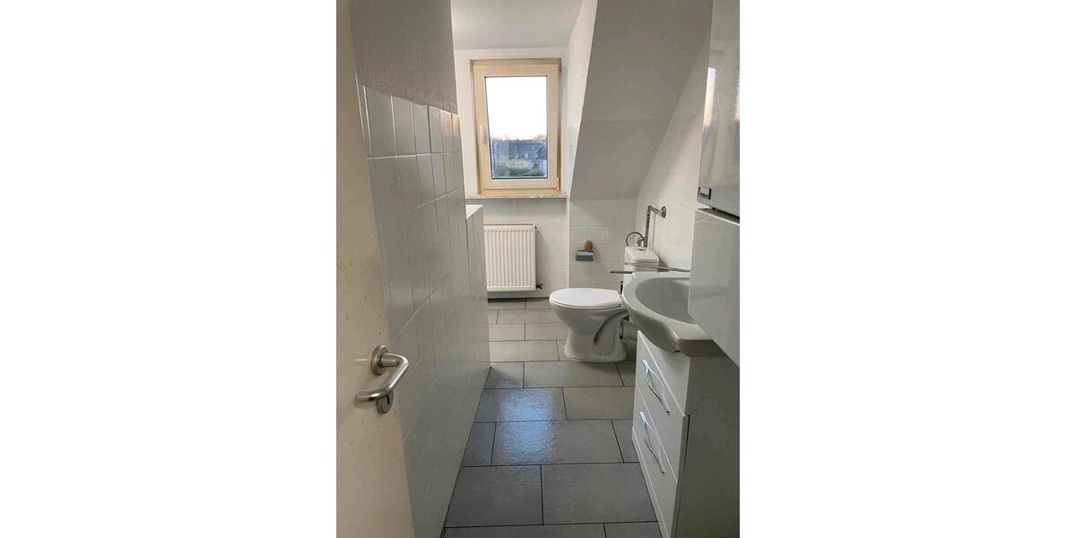 Dachgeschoßwohnung Gelsenkirchen Gelsenkirchen-Mitte - 1 Zimmer, 44 m&sup2;, 49.999&euro; | Angebot:25170663