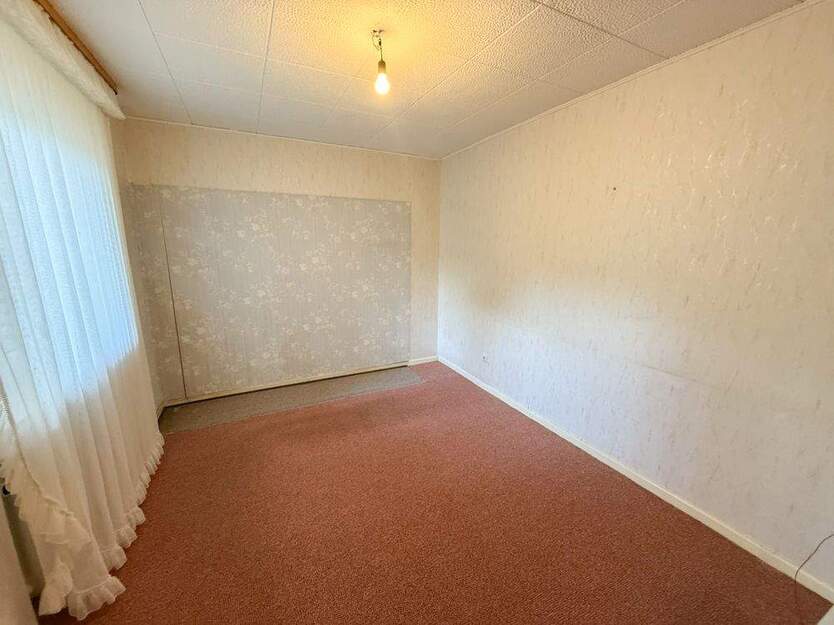 Doppelhaushälfte mit großem Garten und zwei Garagen in Recklinghausen- Hochlar 6 zimmer