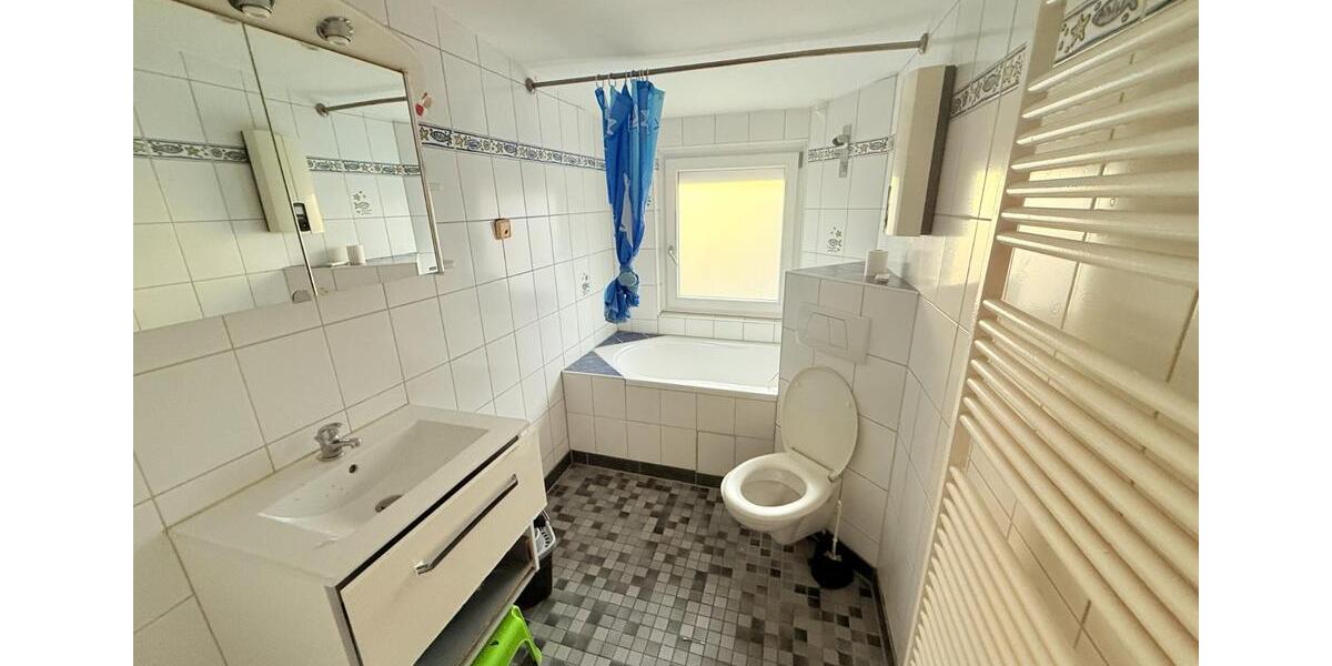 Dachgeschoßwohnung Gelsenkirchen Gelsenkirchen-Mitte - 4 Zimmer, 106 m&sup2;, 725&euro; | Angebot:25054963