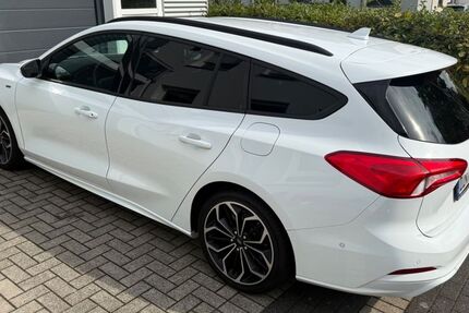 Ford Focus 84.500 km 12.900 &euro; Dinslaken 46539