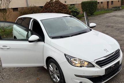 Peugeot 308 207.963 km 4.690 € Essen 45329