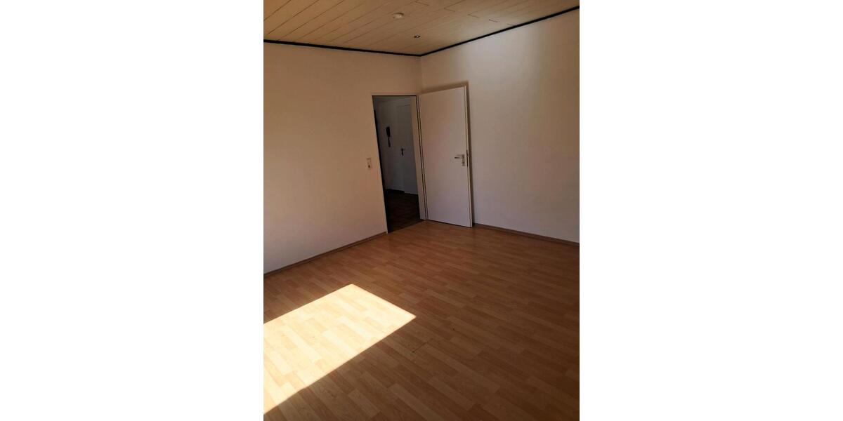 Dachgeschoßwohnung Duisburg Ruhrort - 4 Zimmer, 95 m&sup2;, 149.000&euro; | Angebot:26178480
