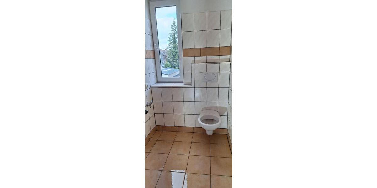 Provisionsfrei* Geräumige 4-Zi.-Wohnung m. Stellpl., Altendorfer Straße, 1.OG - Etagenwohnung Essen Altendorf | Angebot:26991510
