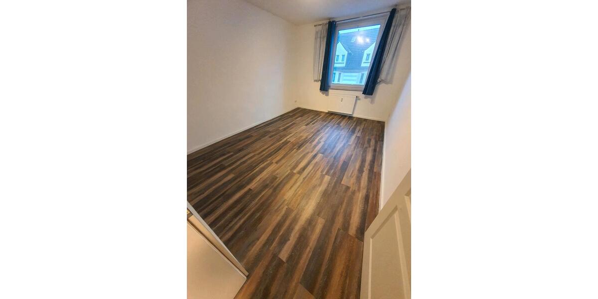 Etagenwohnung Essen Stadtbezirk III - 5 Zimmer, 134 m&sup2;, 1.480&euro; | Angebot:25407496