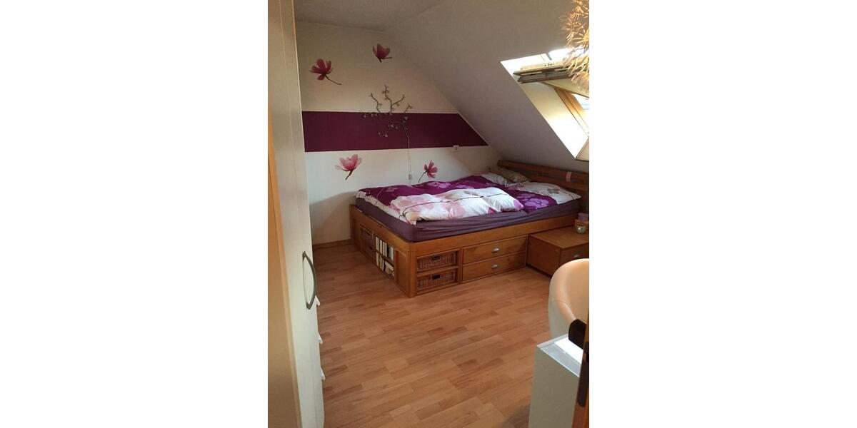 Dachgeschoßwohnung Duisburg Mittelmeiderich - 2 Zimmer, 60 m&sup2;, 450&euro; | Angebot:26413913