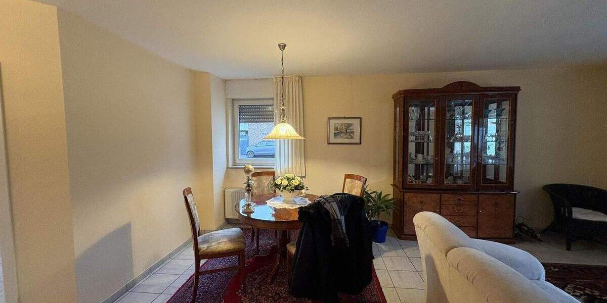Etagenwohnung Moers Schwafheim - 3 Zimmer, 92 m&sup2;, 320.000&euro; | Angebot:25668377