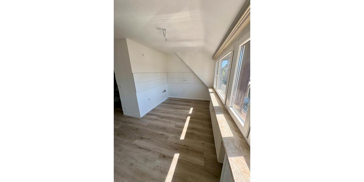 Dachgeschoßwohnung Oberhausen - 2 Zimmer, 50 m&sup2;, 590&euro; | Angebot:26405960