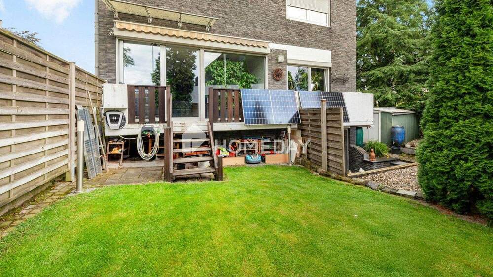 Modernisierte Erdgeschosswohnung mit Kamin, Massagedusche & privatem Garten - Wohnen mit Stil 3 zimmer