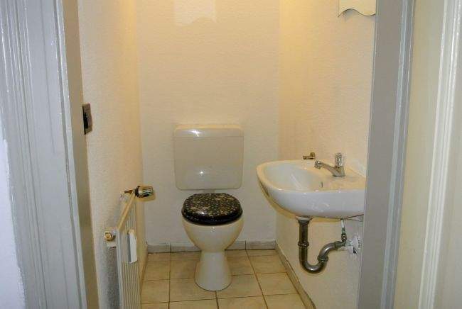 In einem Patrizierhaus mit hohen Decken befindet sich eine 4 Zimmer-Wohnung mit neuer Ausstattung für Altbauliebhaber**** 4 zimmer