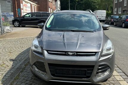 Ford Kuga 173.000 km 8.799 &euro; Gelsenkirchen 45879