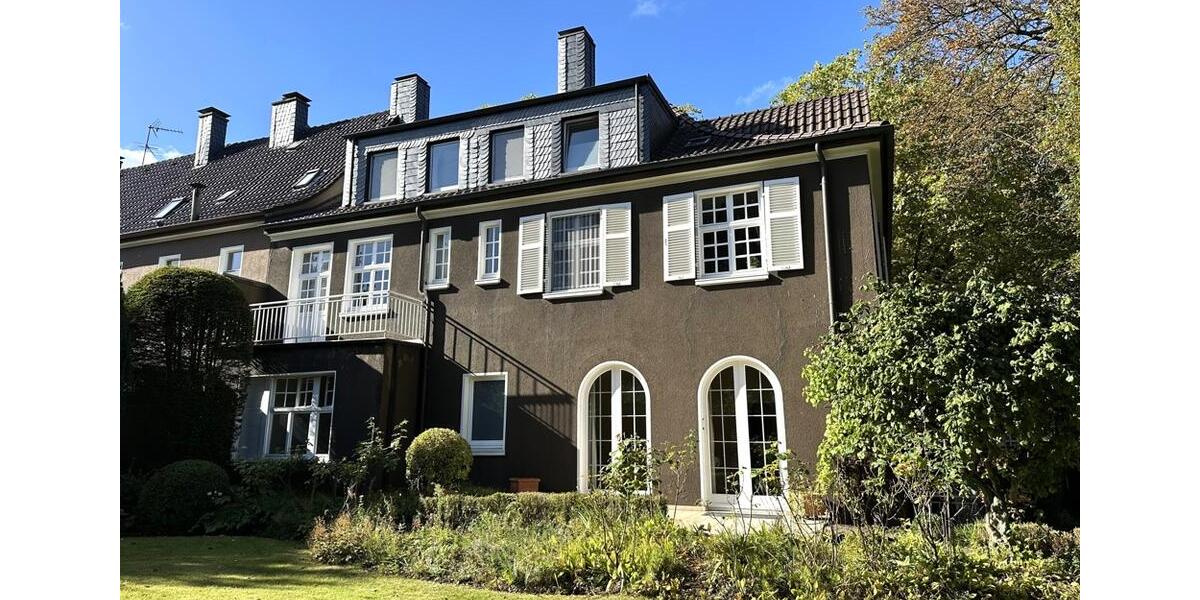 Einzigartiges Mietangebot: Historische Villa mit großem Garten | ca. 310 m² Wohnfläche 12 zimmer