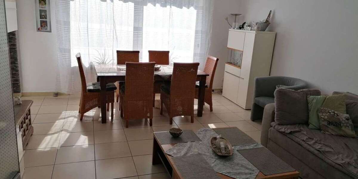 Etagenwohnung Dinslaken Hiesfeld - 4.5 Zimmer, 93 m&sup2;, 230.000&euro; | Angebot:26788707