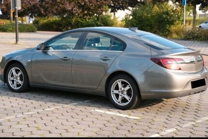 Opel Insignia 122.000 km 8.300 &euro; Bochum 44894