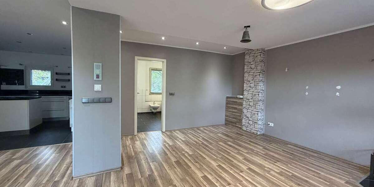 Dreifamilienhaus in Oberhausen-Lirich mit Garten, Dachterrasse und 296 m² Bauland inklusive - Mehrfamilienhaus, Wohnhaus Oberhausen Alstaden | Angebot:27493794