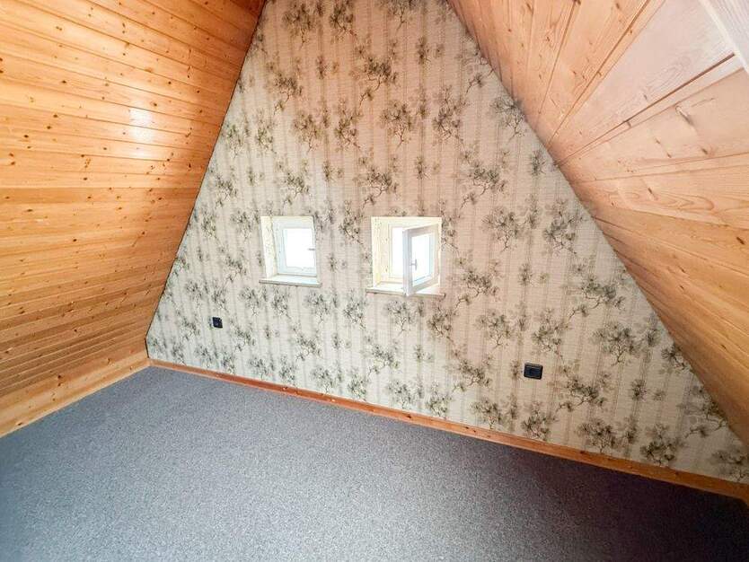 Doppelhaushälfte mit großem Garten und zwei Garagen in Recklinghausen- Hochlar 6 zimmer