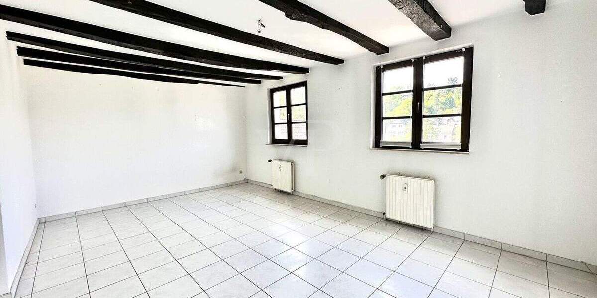 3-Zimmer-Altbau mit Terrasse und Privatzugang 3 zimmer