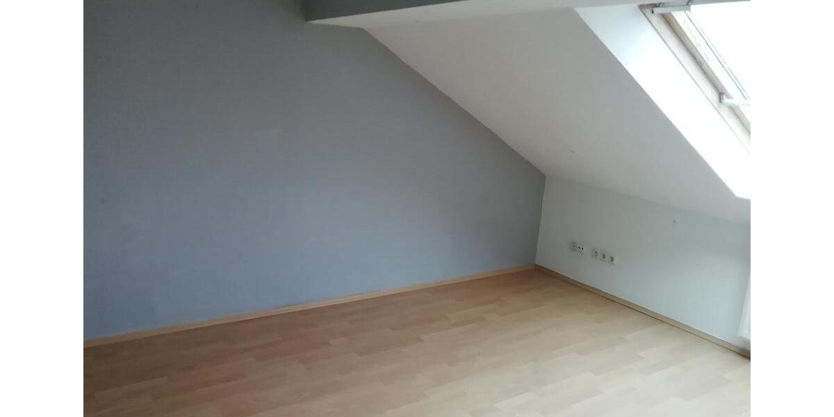 Dachgeschoßwohnung Oberhausen Alt-Oberhausen - 3 Zimmer, 72 m&sup2;, 450&euro; | Angebot:25443967