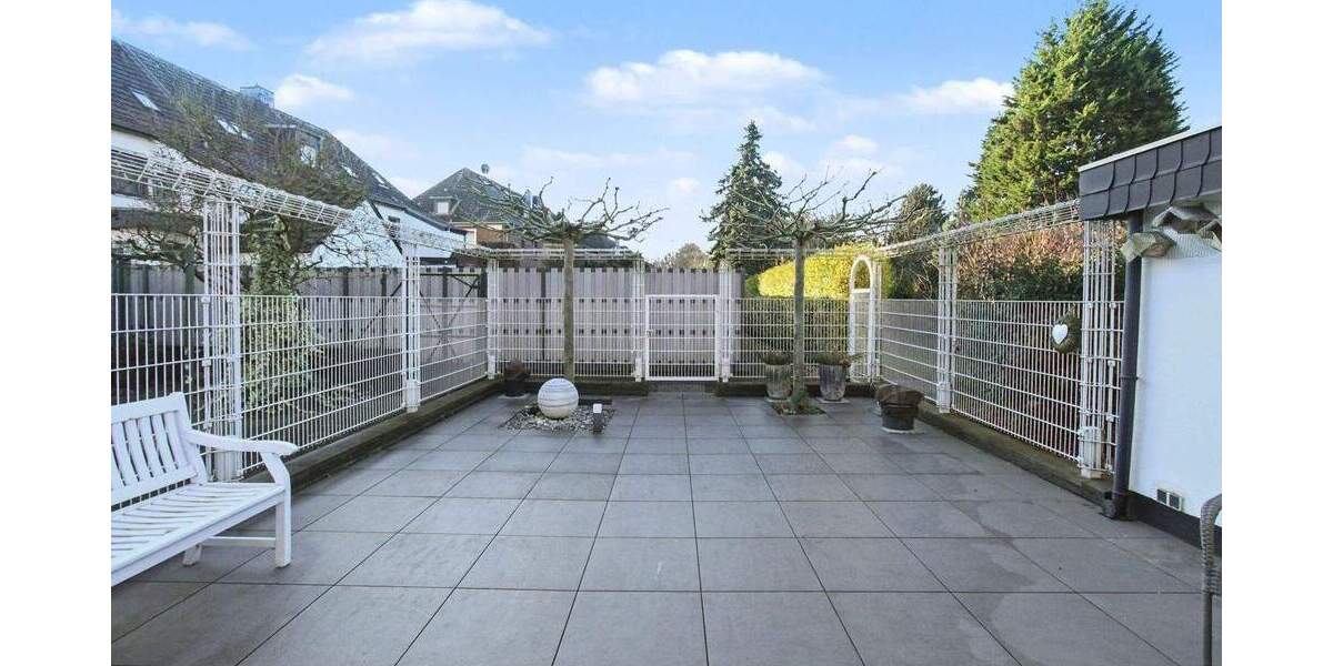 Top gepflegtes Reihenmittelhaus: In zentraler und ruhiger Lage von Moers 5 zimmer