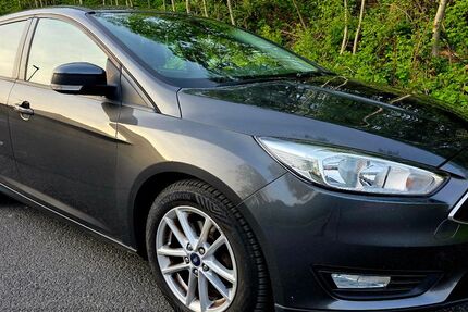 Ford Focus 136.000 km 5.890 &euro; Duisburg 47167