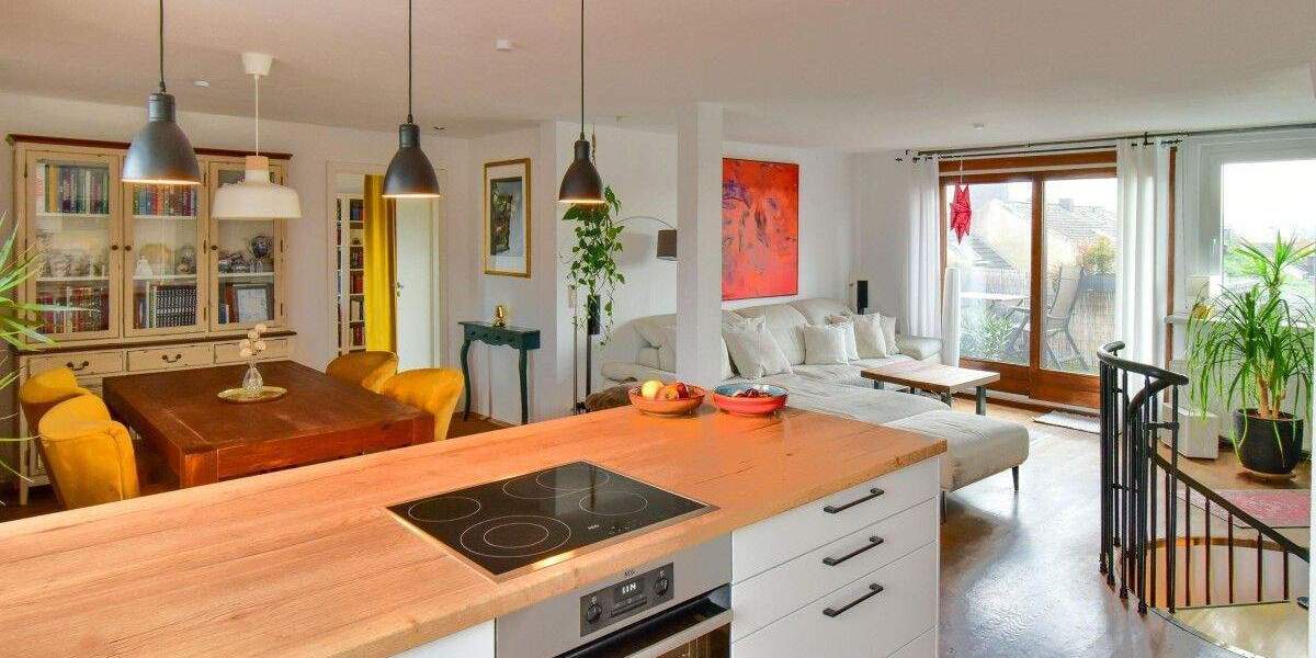 Schönheit im Mädchenviertel! Sehr charmante 5-R.-Altbauwohnung mit Dachterrasse in Rüttenscheid 5 zimmer