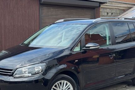 VW Touran 150.000 km 8.300 &euro; Duisburg 47179