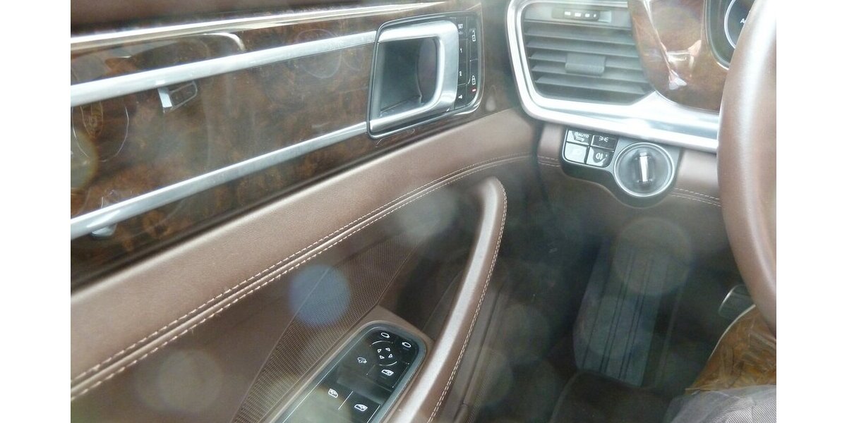 Porsche Panamera Turbo Sport Turismo Chrono Pano Matrix 105.000 km 62.900 € Ratingen 40885