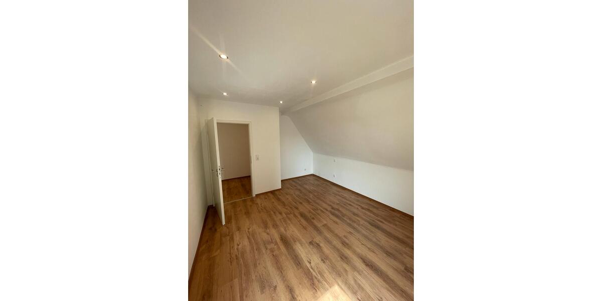 Moderne DG Wohnung zu vermieten in Bochum Höntrop Neubau Top Lage 2 zimmer