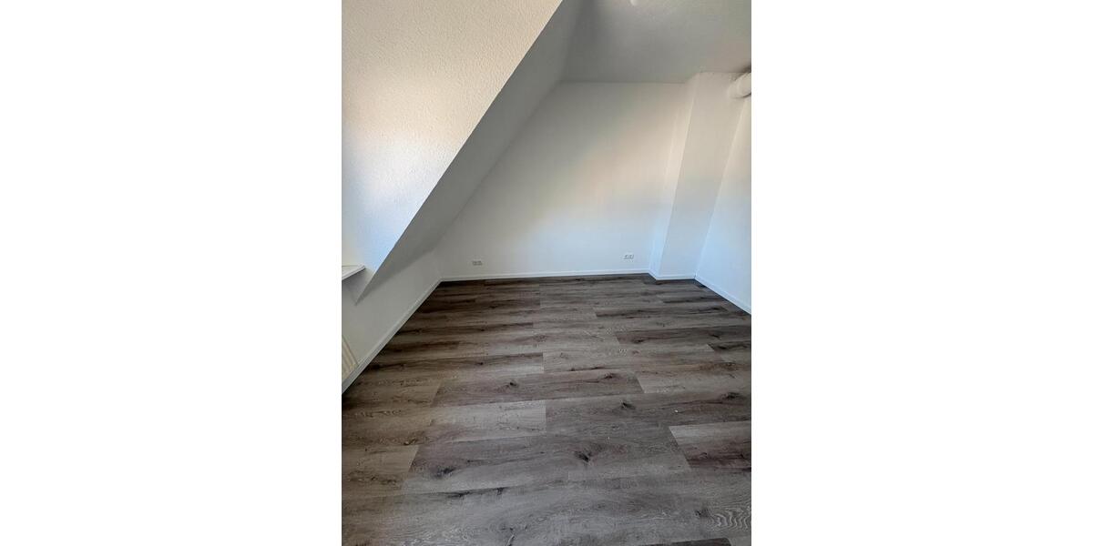 Dachgeschoßwohnung Oberhausen - 2 Zimmer, 50 m&sup2;, 590&euro; | Angebot:26405960