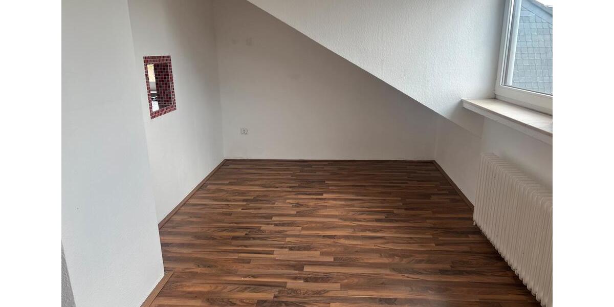 Dachgeschoßwohnung Duisburg Rheinhausen - 2 Zimmer, 60 m&sup2;, 580&euro; | Angebot:26253476