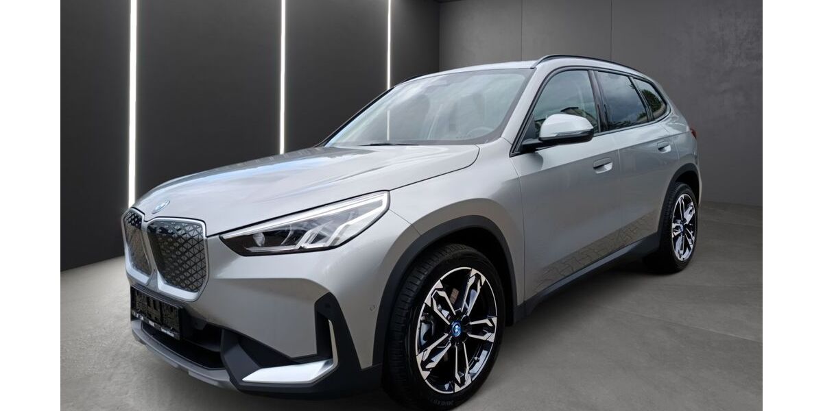 BMW iX1 9.873 km 40.938 € Bottrop 46236