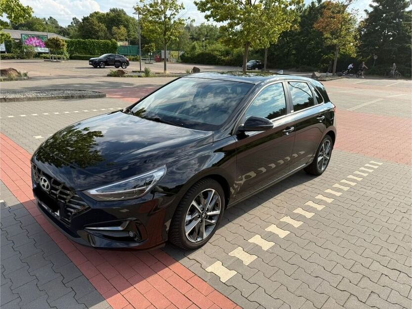 i30