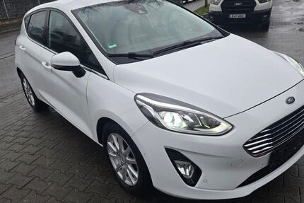 Ford Fiesta 134.800 km 9.990 € Gelsenkirchen 45884