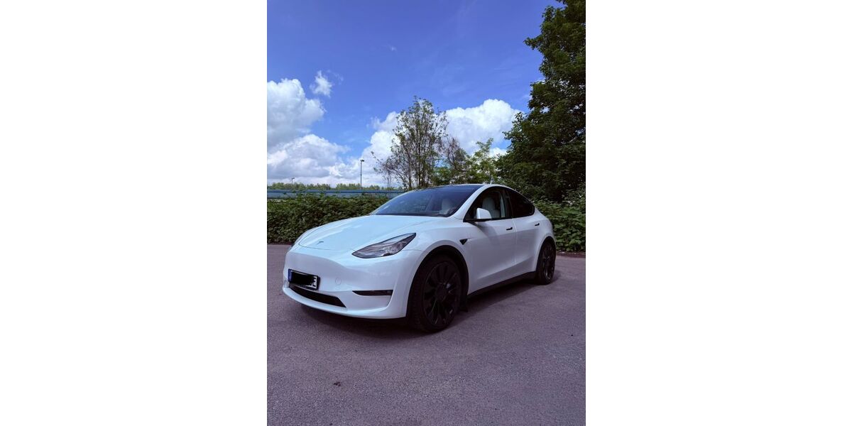 Tesla Model Y 36.000 km 38.599 &euro; Duisburg 47179