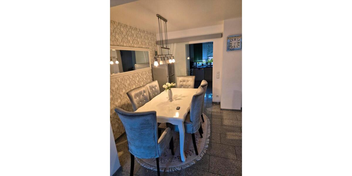 Reiheneckhaus mit Garage 9 zimmer